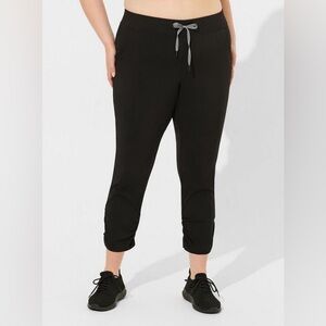Torrid 4 Happy Camper Ripstop Crop Active Park Hopper Pant